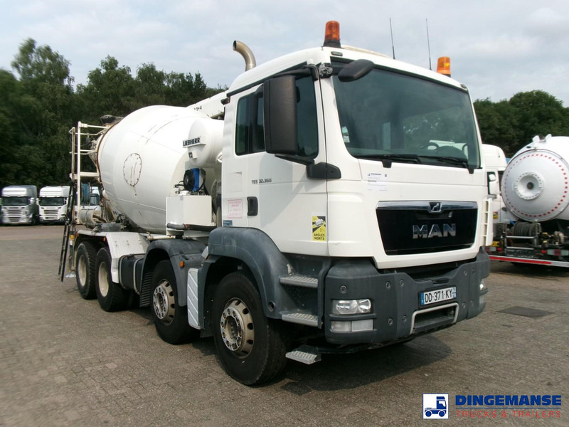 MAN TGS 32.360 8X4 Euro 6 Liebherr concrete mixer 8 m3 + belt - Concrete mixer truck: picture 2 MAN TGS 32.360 8X4 Euro 6 Liebherr concrete mixer 8 m3 + belt - Concrete mixer truck: picture 2