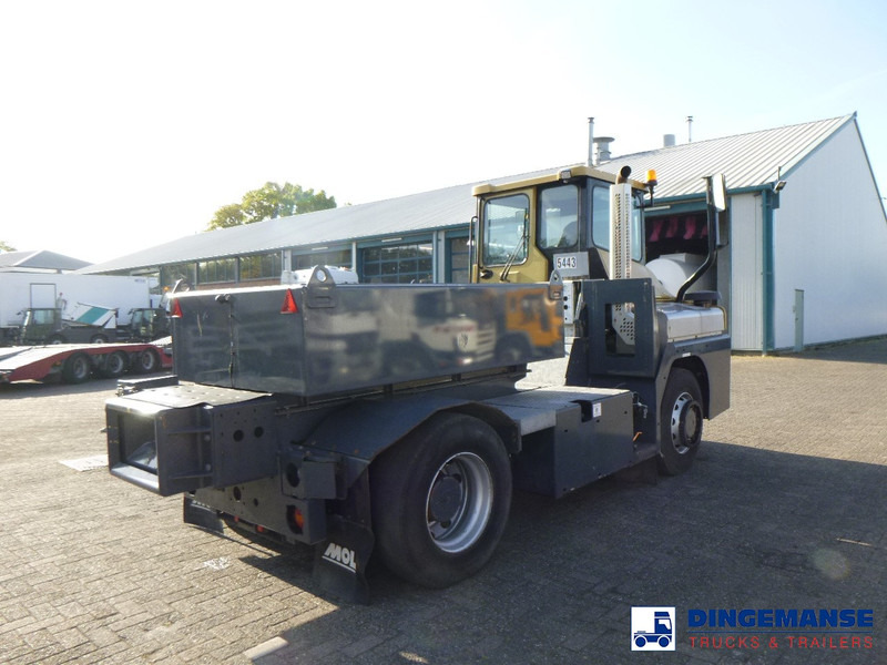 MOL RM 255 4X4 terminal drawbar tractor 150 ton - Tractor unit: picture 4 MOL RM 255 4X4 terminal drawbar tractor 150 ton - Tractor unit: picture 4