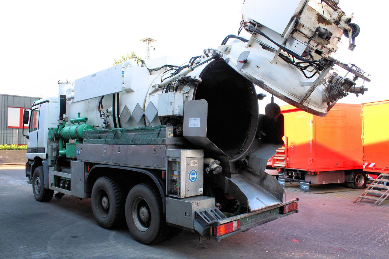 Mercedes-Benz Actros 3335 6x4 Kroll 13m³ HD-Kombi ADR/GGVS V2A - Vacuum truck: picture 2 Mercedes-Benz Actros 3335 6x4 Kroll 13m³ HD-Kombi ADR/GGVS V2A - Vacuum truck: picture 2