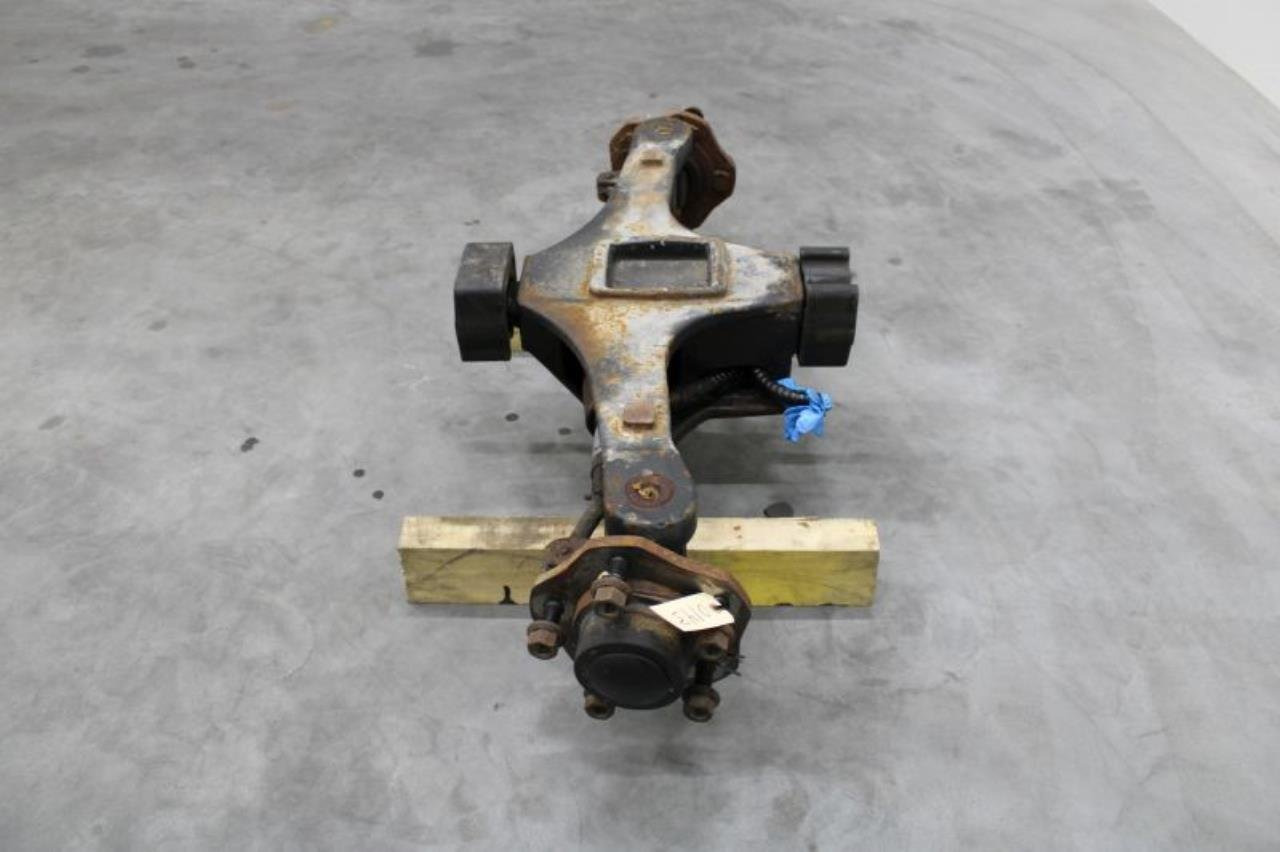 Hyster STEERING AXLE - Axle and parts for Material handling equipment: picture 4 Hyster STEERING AXLE - Axle and parts for Material handling equipment: picture 4