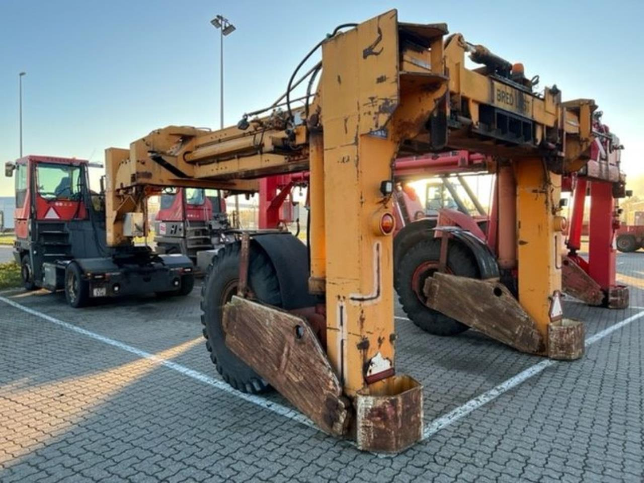 SISU 20-40” - Port equipment: picture 3 SISU 20-40” - Port equipment: picture 3