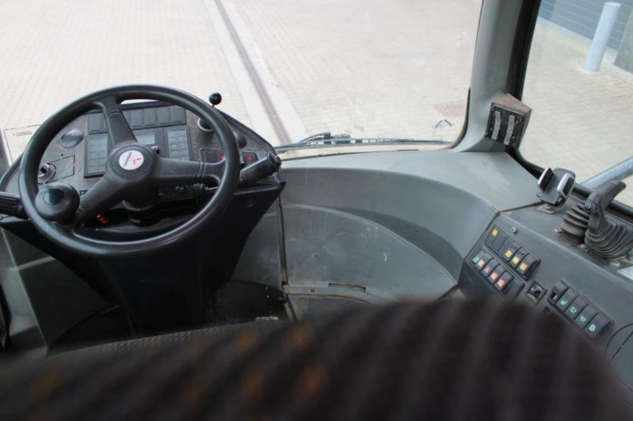 Terberg RT222 - Terminal tractor: picture 4 Terberg RT222 - Terminal tractor: picture 4