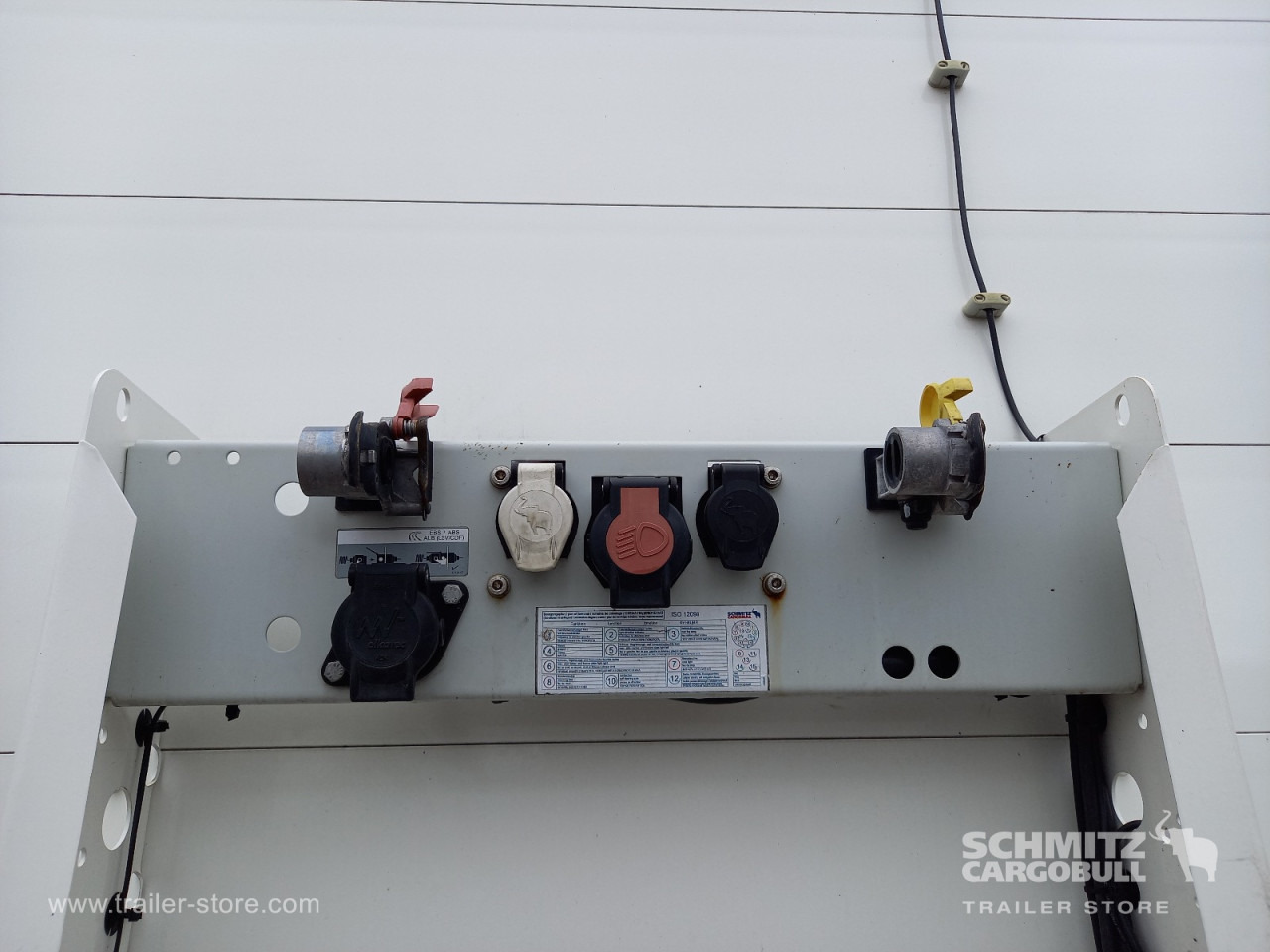 SCHMITZ Auflieger Curtainsider Mega - Curtainsider semi-trailer: picture 3 SCHMITZ Auflieger Curtainsider Mega - Curtainsider semi-trailer: picture 3