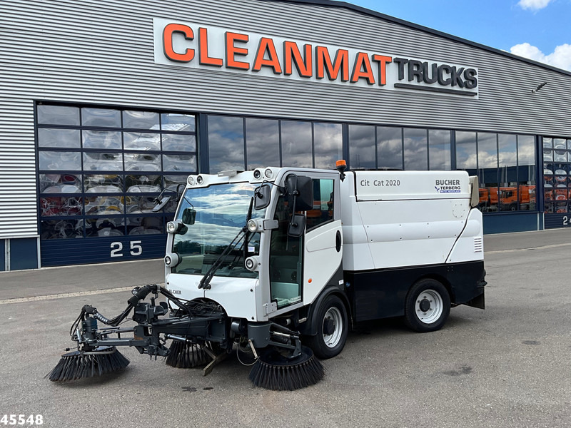 Bucher Citycat 2020 with 3-rd brush - Road sweeper: picture 2 Bucher Citycat 2020 with 3-rd brush - Road sweeper: picture 2