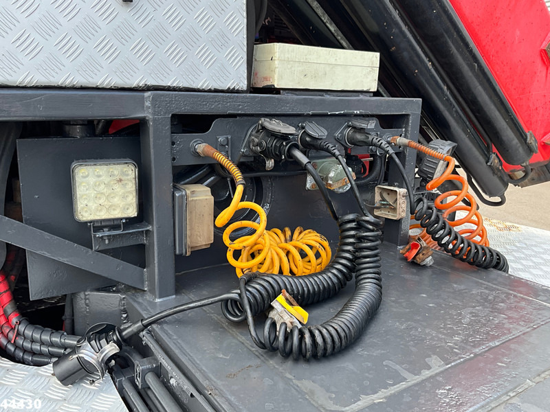 Leasing of DAF FAT 85.510 6x4 Euro 6 Retarder Fassi 36 Tonmeter laadkraan DAF FAT 85.510 6x4 Euro 6 Retarder Fassi 36 Tonmeter laadkraan: picture 8 Leasing of DAF FAT 85.510 6x4 Euro 6 Retarder Fassi 36 Tonmeter laadkraan DAF FAT 85.510 6x4 Euro 6 Retarder Fassi 36 Tonmeter laadkraan: picture 8