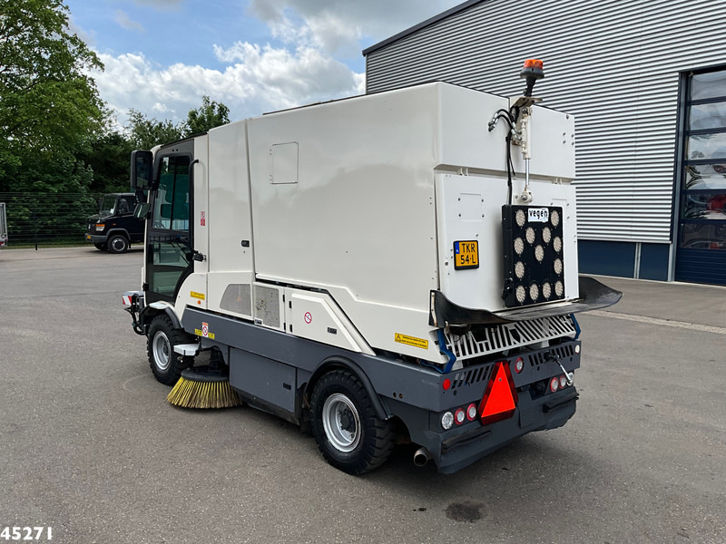 Dulevo 3000T Revolution Euro 6 with 3-rd brush - Road sweeper: picture 2 Dulevo 3000T Revolution Euro 6 with 3-rd brush - Road sweeper: picture 2