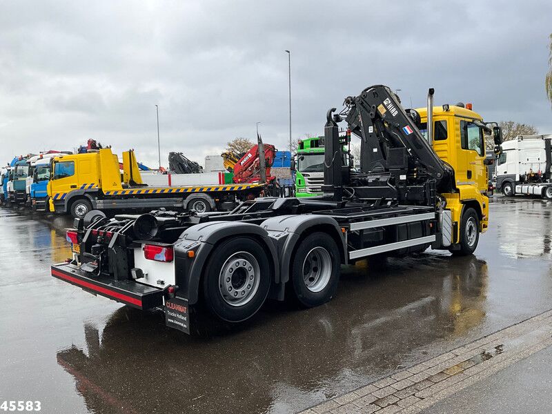 MAN TGA 26.360 Hiab 16 Tonmeter laadkraan - Hook lift truck: picture 5 MAN TGA 26.360 Hiab 16 Tonmeter laadkraan - Hook lift truck: picture 5