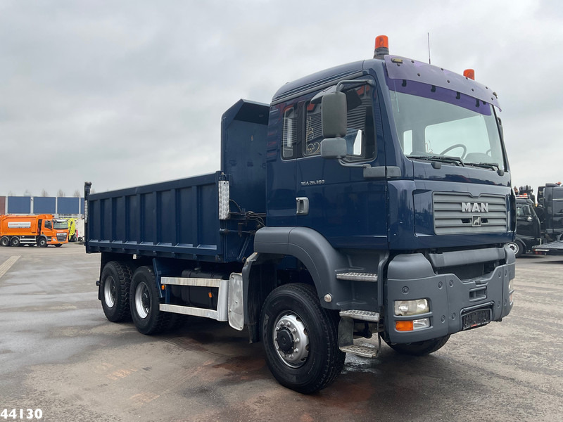 MAN TGA 33.363 6x6 Kipper 12m³ Manual Full steel - Tipper: picture 5 MAN TGA 33.363 6x6 Kipper 12m³ Manual Full steel - Tipper: picture 5