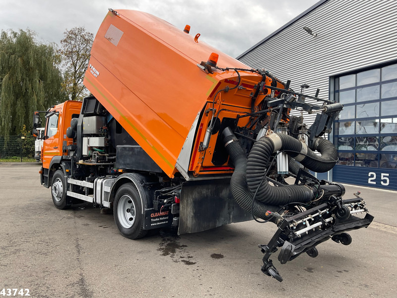 Mercedes-Benz ATEGO 1523 Faun VIAJET 6 R/HS Wegdekreiniger Just 14.776 km! - Road sweeper: picture 1 Mercedes-Benz ATEGO 1523 Faun VIAJET 6 R/HS Wegdekreiniger Just 14.776 km! - Road sweeper: picture 1