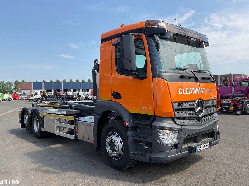 Mercedes-Benz Actros 2643 VDL 21 Ton haakarmsysteem - Hook lift truck: picture 3 Mercedes-Benz Actros 2643 VDL 21 Ton haakarmsysteem - Hook lift truck: picture 3