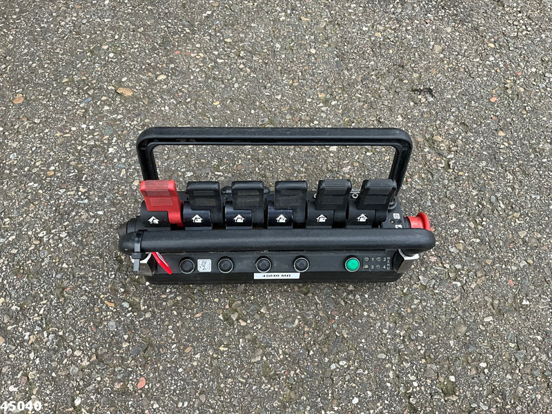 Crane truck Mercedes-Benz Actros 4141 8x4 manual Hiab 32 Tonmeter laadkraan + Fly-jib: picture 12 Crane truck Mercedes-Benz Actros 4141 8x4 manual Hiab 32 Tonmeter laadkraan + Fly-jib: picture 12