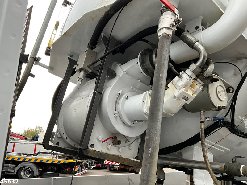 Vacuum truck Mercedes-Benz Antos 2833 Euro 6 DHM kolkenzuiger Just 123.687 km!: picture 15 Vacuum truck Mercedes-Benz Antos 2833 Euro 6 DHM kolkenzuiger Just 123.687 km!: picture 15