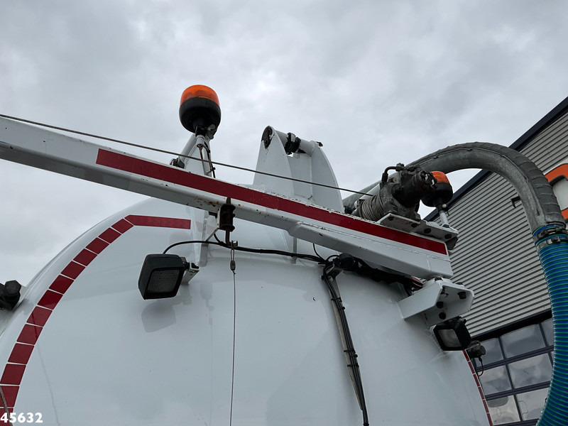 Vacuum truck Mercedes-Benz Antos 2833 Euro 6 DHM kolkenzuiger Just 123.687 km!: picture 14 Vacuum truck Mercedes-Benz Antos 2833 Euro 6 DHM kolkenzuiger Just 123.687 km!: picture 14