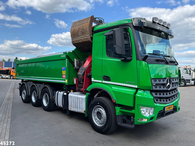 Mercedes-Benz Arocs 3743 8x4 Euro 6 HMF 19 Tonmeter Elektrisch/Hydraulisch aangedreven Z-kraan - Tipper, Crane truck: picture 4 Mercedes-Benz Arocs 3743 8x4 Euro 6 HMF 19 Tonmeter Elektrisch/Hydraulisch aangedreven Z-kraan - Tipper, Crane truck: picture 4