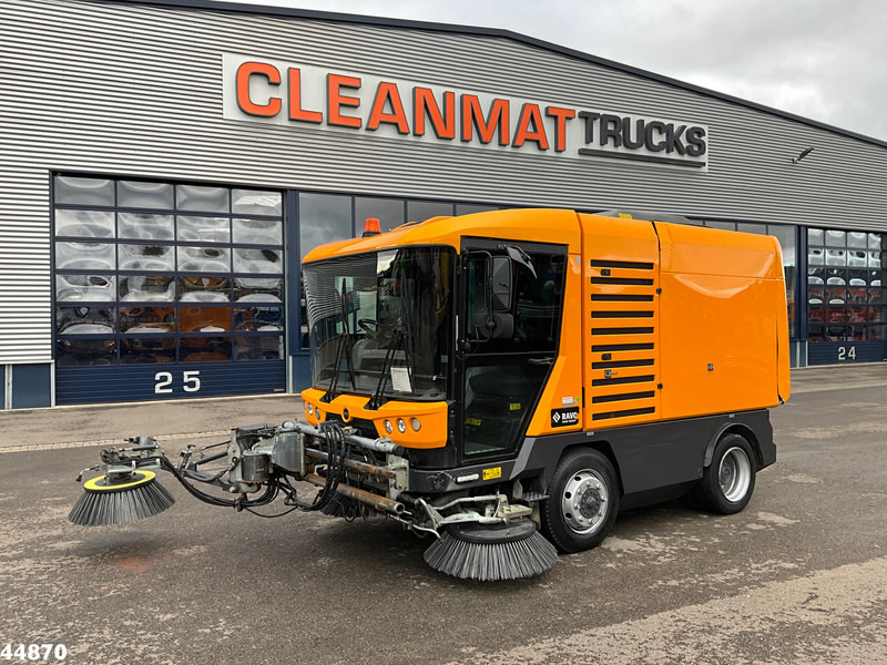 Ravo 540 with 3-rd brush - Road sweeper: picture 1 Ravo 540 with 3-rd brush - Road sweeper: picture 1