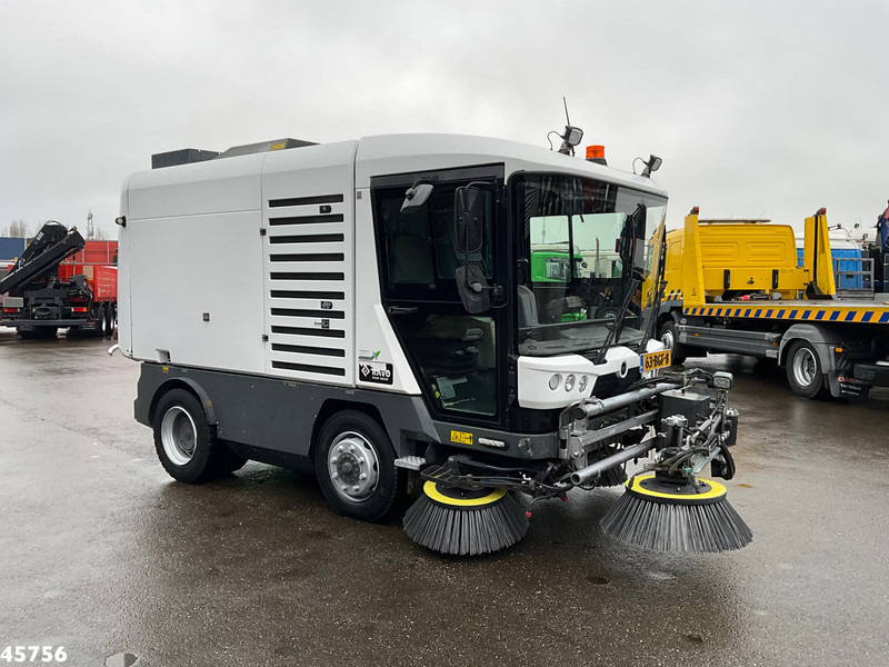 Ravo 580 with 3-rd brush - Road sweeper: picture 4 Ravo 580 with 3-rd brush - Road sweeper: picture 4