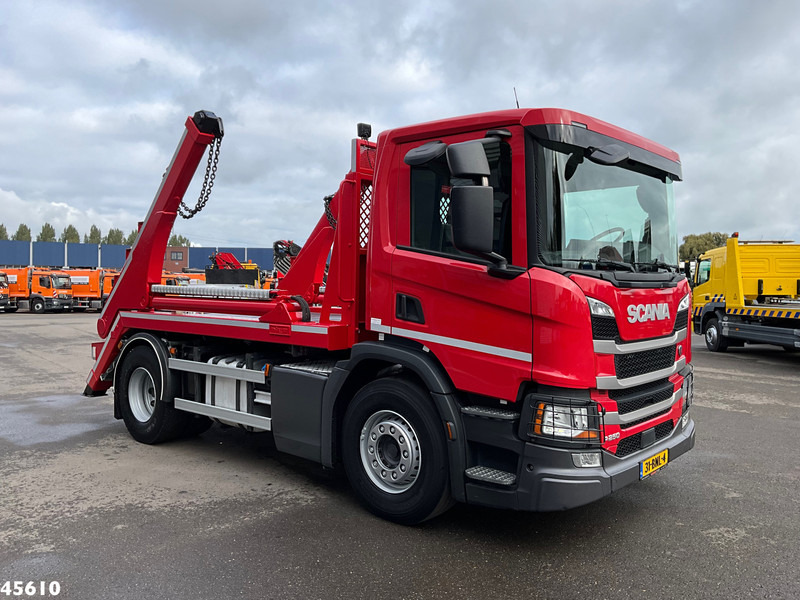 Scania P 250 Euro 6 Hyvalift 14 Ton portaalarmsysteem Just 106.234 Km! - Skip loader truck: picture 2 Scania P 250 Euro 6 Hyvalift 14 Ton portaalarmsysteem Just 106.234 Km! - Skip loader truck: picture 2