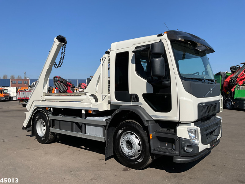 Volvo FE 350 Hyvalift 14 Ton portaalarmsysteem - Skip loader truck: picture 2 Volvo FE 350 Hyvalift 14 Ton portaalarmsysteem - Skip loader truck: picture 2