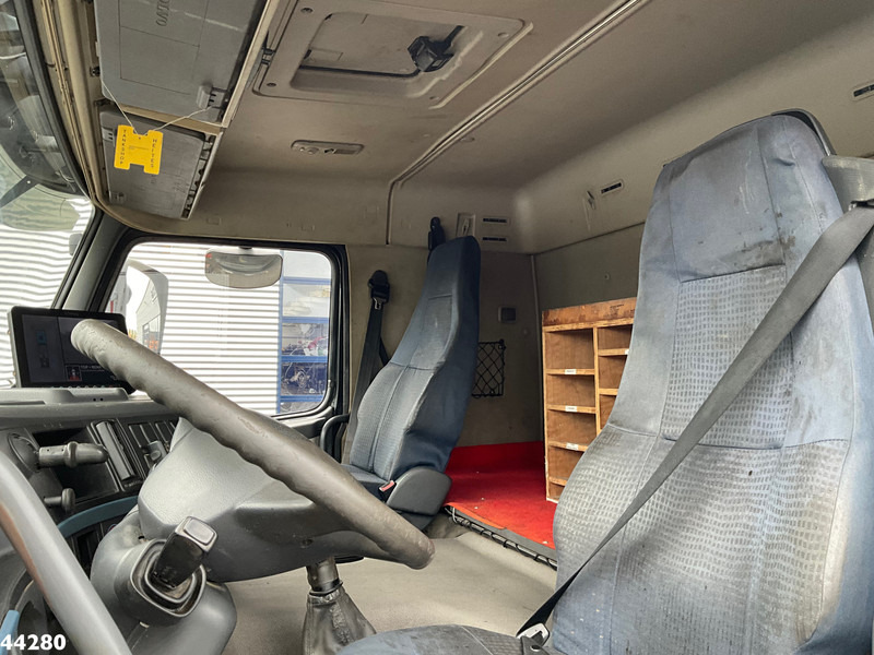 Vacuum truck Volvo FM 400 8x4 Manual Wicom Combi: picture 16