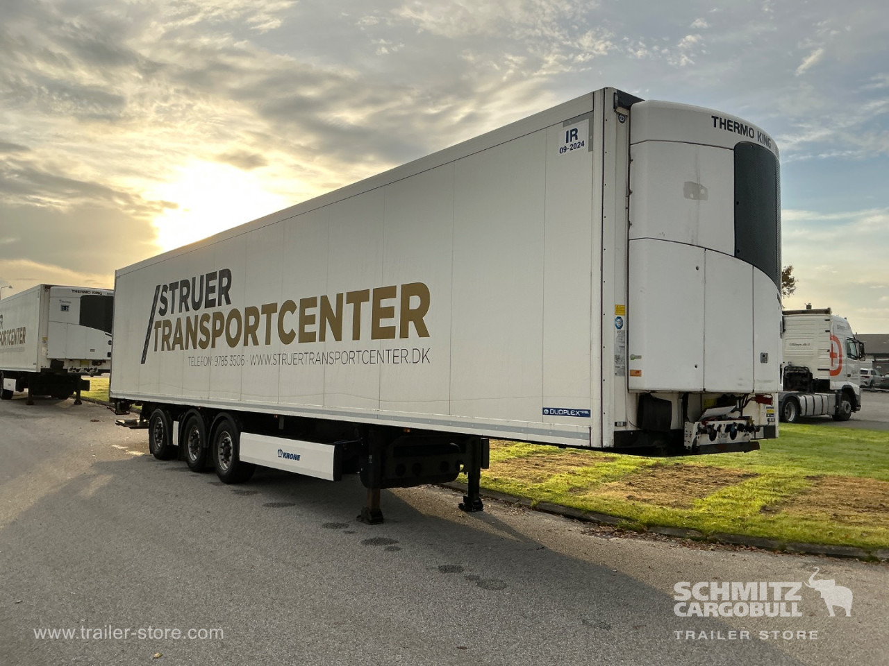 KRONE Reefer Standard Taillift - Isothermal semi-trailer: picture 1 KRONE Reefer Standard Taillift - Isothermal semi-trailer: picture 1