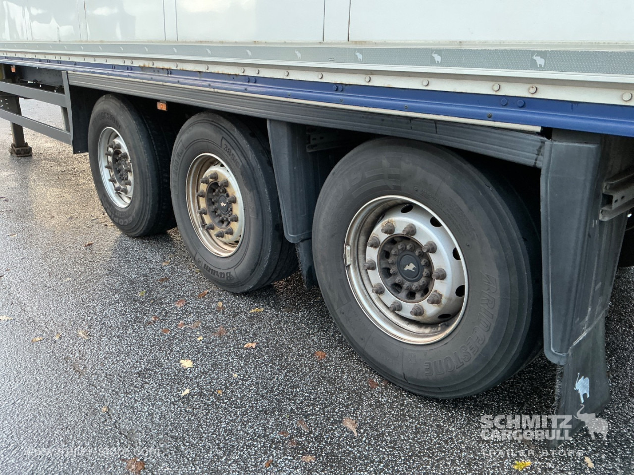 SCHMITZ Auflieger Trockenfrachtkoffer Taillift - Closed box semi-trailer: picture 2 SCHMITZ Auflieger Trockenfrachtkoffer Taillift - Closed box semi-trailer: picture 2