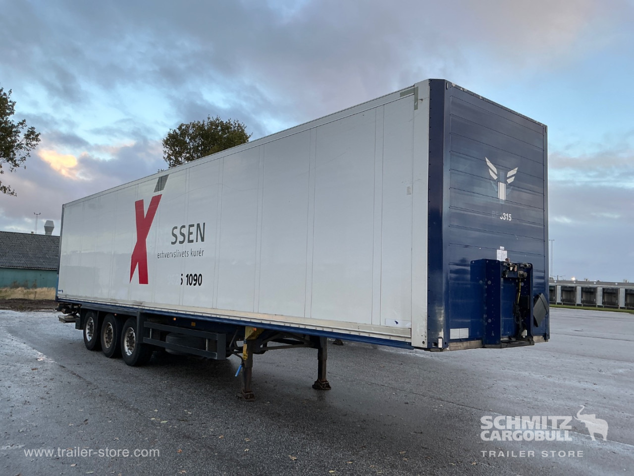 SCHMITZ Auflieger Trockenfrachtkoffer Taillift - Closed box semi-trailer: picture 1 SCHMITZ Auflieger Trockenfrachtkoffer Taillift - Closed box semi-trailer: picture 1