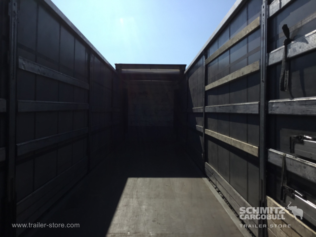 SCHMITZ Curtainsider Standard , Folding wall right - Curtainsider semi-trailer: picture 5 SCHMITZ Curtainsider Standard , Folding wall right - Curtainsider semi-trailer: picture 5