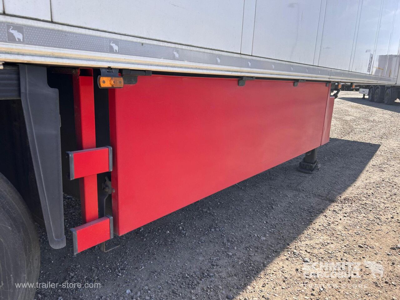 SCHMITZ Reefer Standard Double deck - Isothermal semi-trailer: picture 3 SCHMITZ Reefer Standard Double deck - Isothermal semi-trailer: picture 3