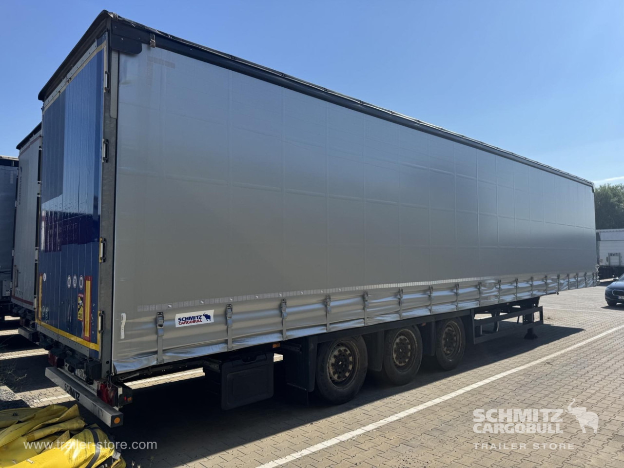 SCHMITZ Curtainsider Mega - Curtainsider semi-trailer: picture 4 SCHMITZ Curtainsider Mega - Curtainsider semi-trailer: picture 4