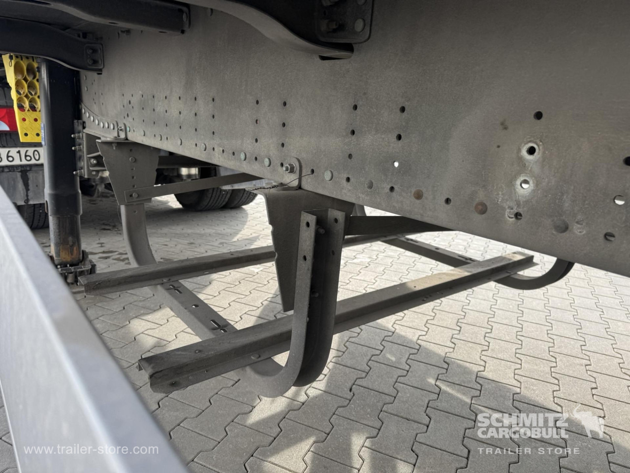 SCHMITZ Curtainsider Standard - Curtainsider semi-trailer: picture 2 SCHMITZ Curtainsider Standard - Curtainsider semi-trailer: picture 2