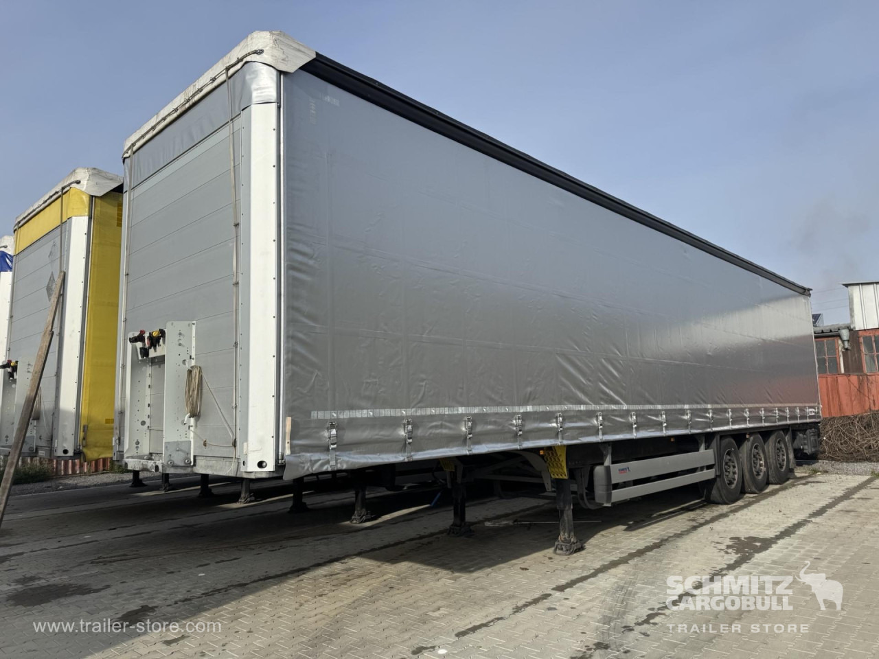 SCHMITZ Curtainsider Standard - Curtainsider semi-trailer: picture 4 SCHMITZ Curtainsider Standard - Curtainsider semi-trailer: picture 4
