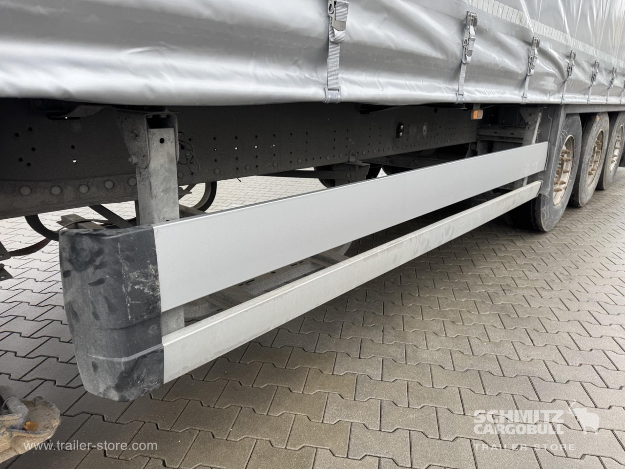 SCHMITZ Curtainsider Standard - Curtainsider semi-trailer: picture 3 SCHMITZ Curtainsider Standard - Curtainsider semi-trailer: picture 3