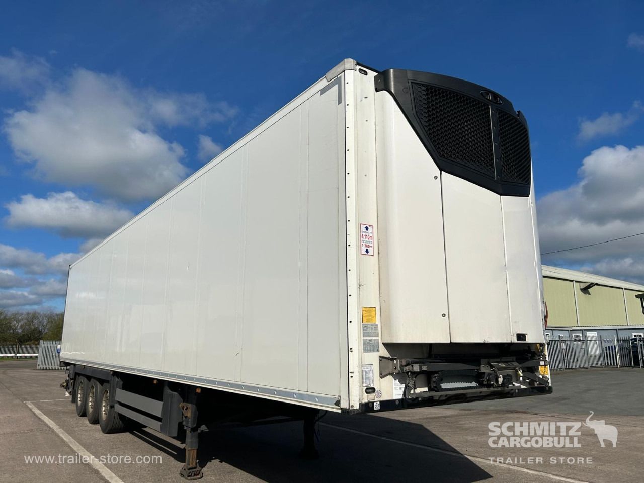 SCHMITZ Reefer Multitemp Taillift - Isothermal semi-trailer: picture 1 SCHMITZ Reefer Multitemp Taillift - Isothermal semi-trailer: picture 1