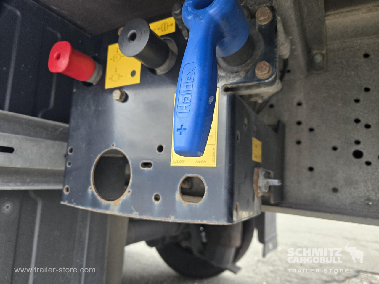 SCHMITZ Curtainsider Varios - Curtainsider semi-trailer: picture 5 SCHMITZ Curtainsider Varios - Curtainsider semi-trailer: picture 5