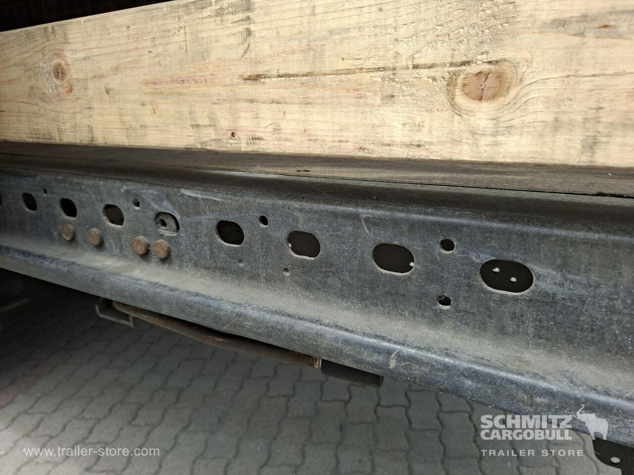 SCHMITZ Curtainsider Mega - Curtainsider semi-trailer: picture 4 SCHMITZ Curtainsider Mega - Curtainsider semi-trailer: picture 4