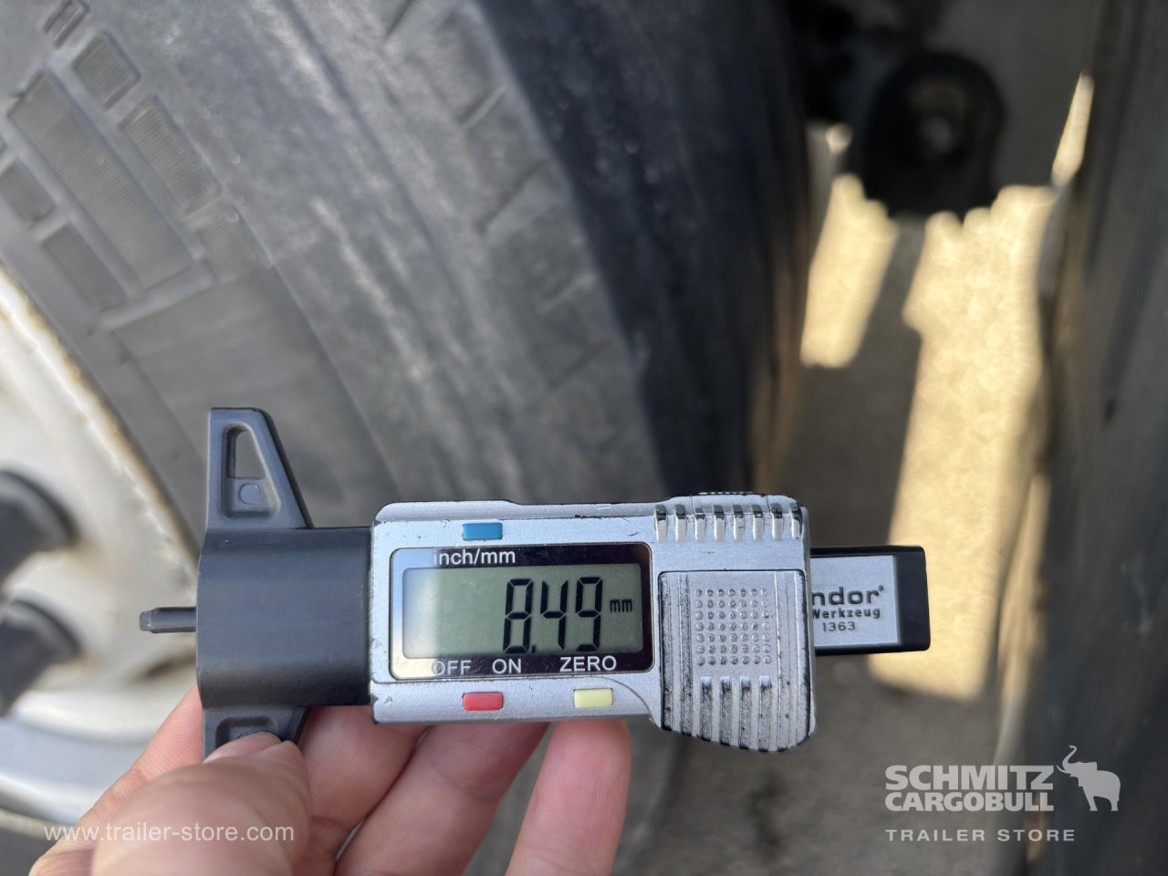 SCHMITZ Curtainsider Standard - Curtainsider semi-trailer: picture 4 SCHMITZ Curtainsider Standard - Curtainsider semi-trailer: picture 4