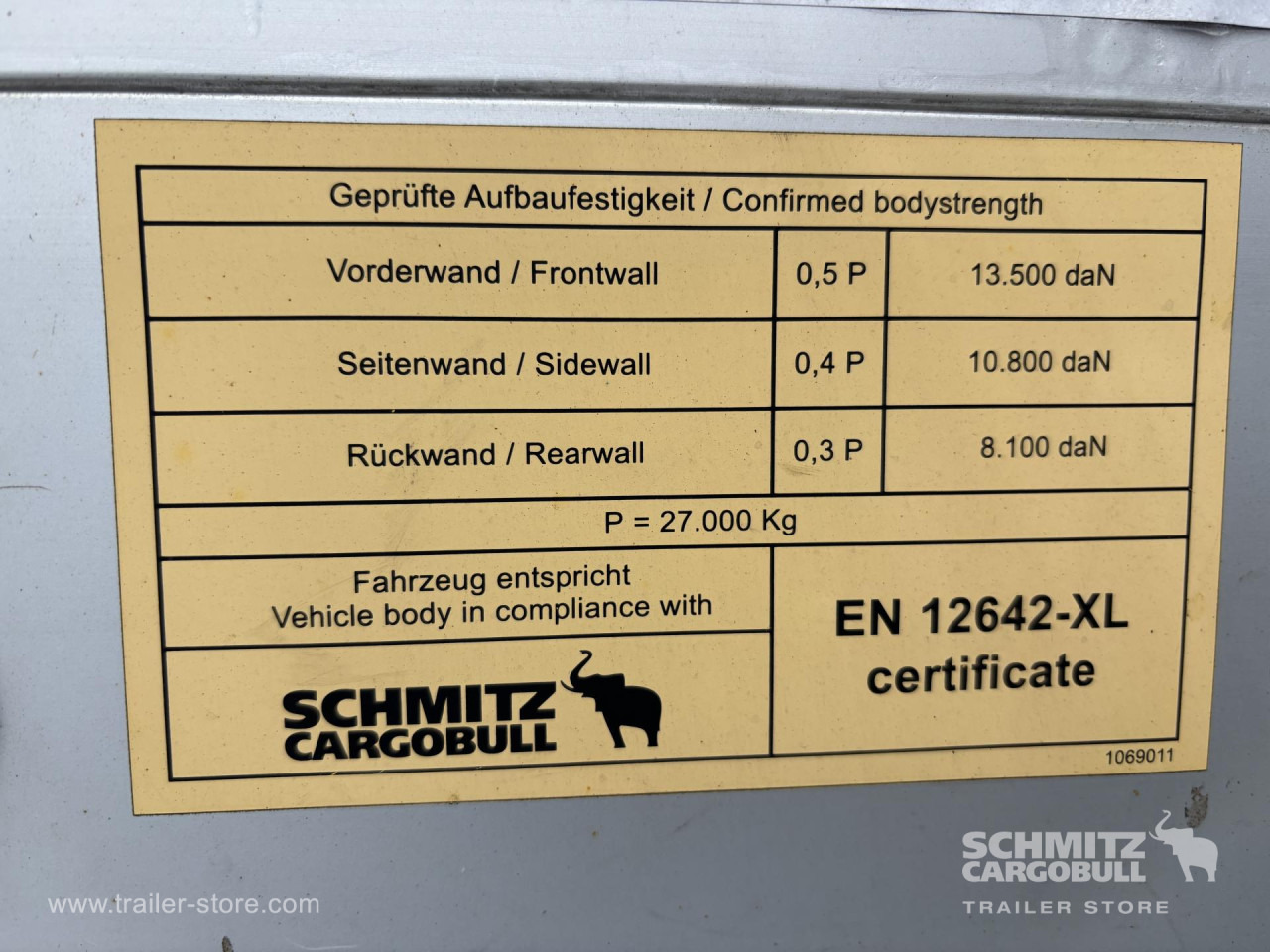 SCHMITZ Curtainsider Standard - Curtainsider semi-trailer: picture 2 SCHMITZ Curtainsider Standard - Curtainsider semi-trailer: picture 2