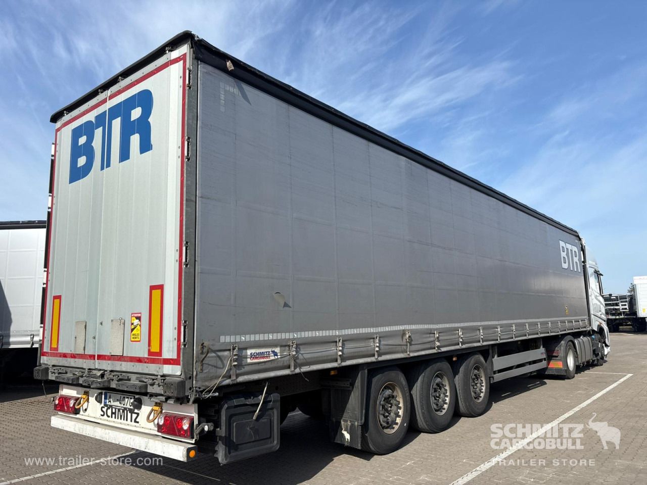 SCHMITZ Curtainsider Standard - Curtainsider semi-trailer: picture 1 SCHMITZ Curtainsider Standard - Curtainsider semi-trailer: picture 1