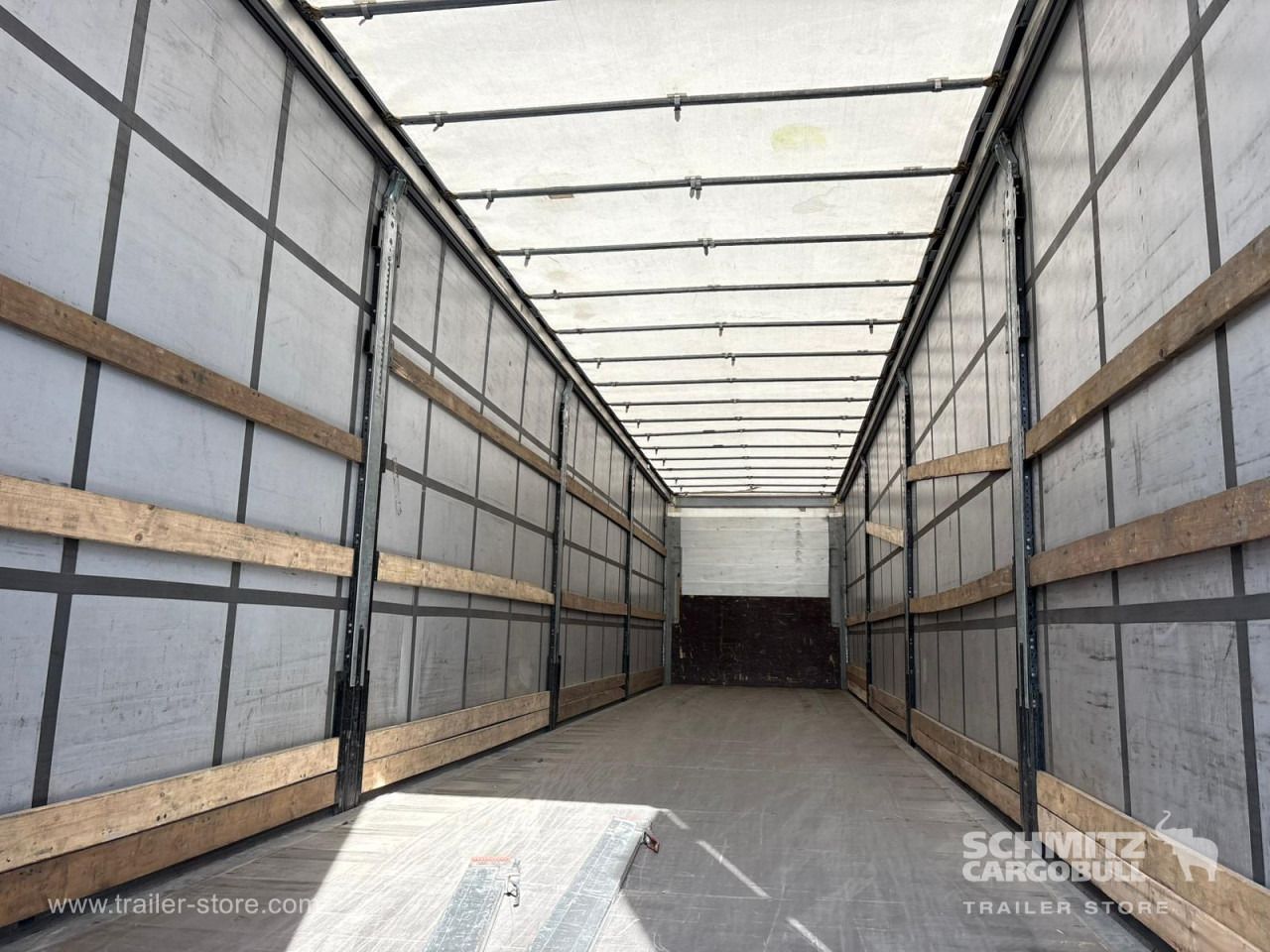SCHMITZ Curtainsider Standard - Curtainsider semi-trailer: picture 2 SCHMITZ Curtainsider Standard - Curtainsider semi-trailer: picture 2