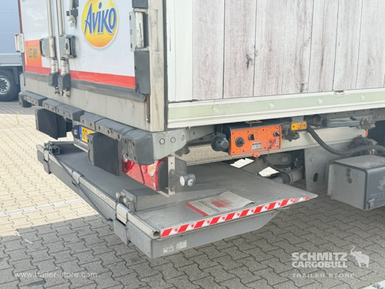SCHMITZ Oplegger Vries Multitemp Taillift - Isothermal semi-trailer: picture 2 SCHMITZ Oplegger Vries Multitemp Taillift - Isothermal semi-trailer: picture 2