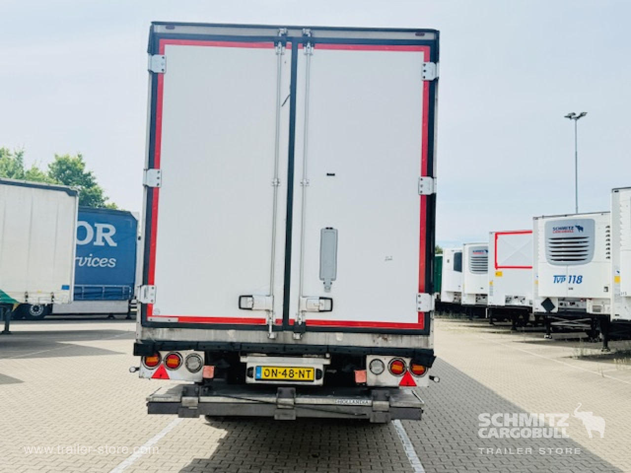 SCHMITZ Oplegger Vries Multitemp Taillift - Isothermal semi-trailer: picture 3 SCHMITZ Oplegger Vries Multitemp Taillift - Isothermal semi-trailer: picture 3