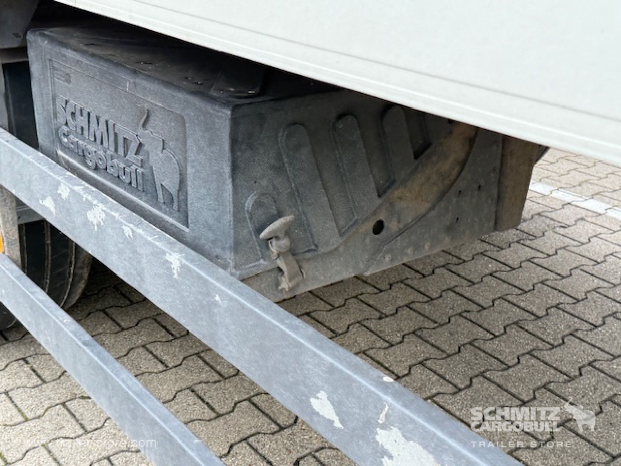 SCHMITZ Oplegger Vries Standard Taillift - Isothermal semi-trailer: picture 4 SCHMITZ Oplegger Vries Standard Taillift - Isothermal semi-trailer: picture 4
