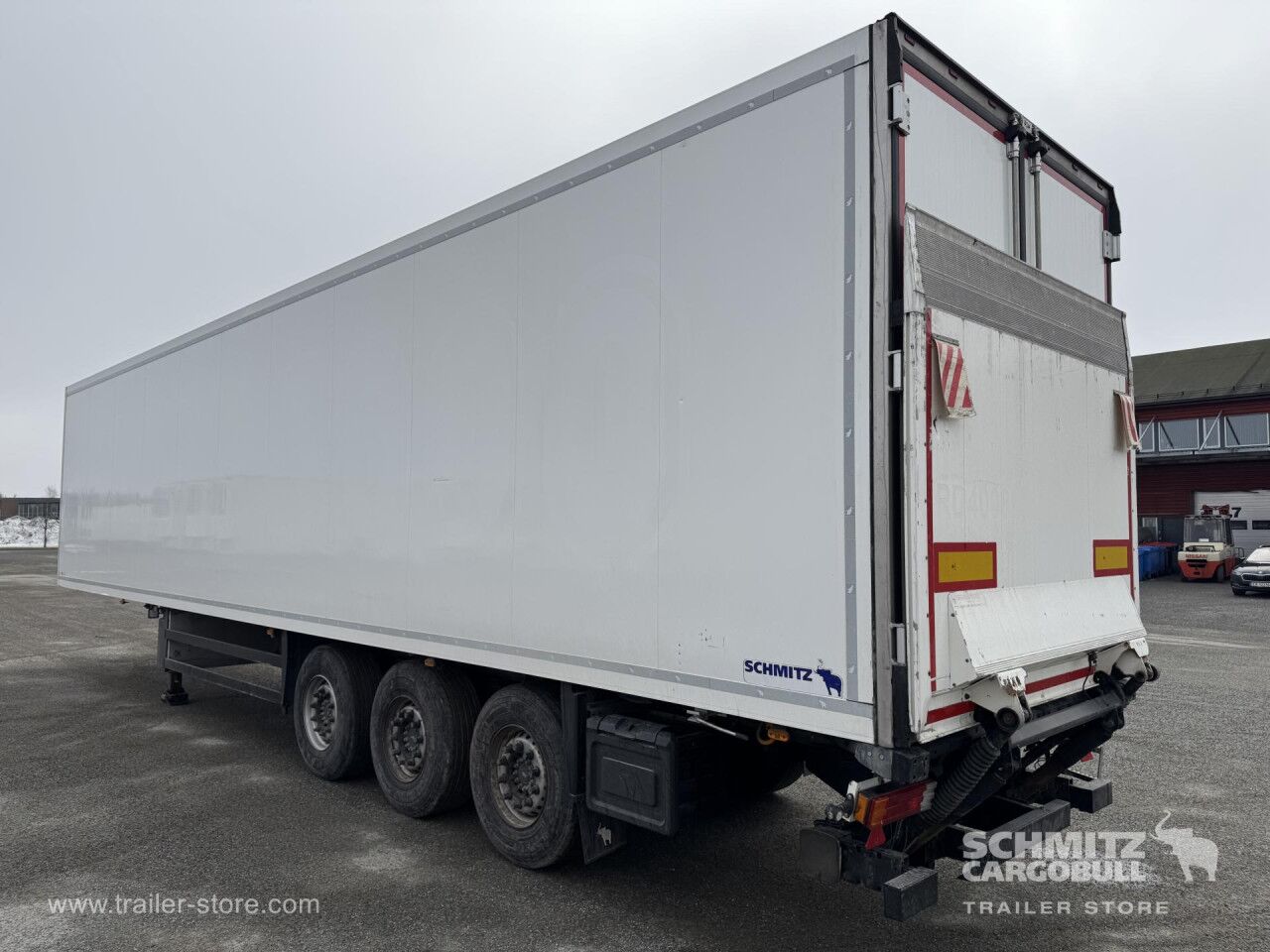 SCHMITZ Reefer Standard Double deck Taillift - Isothermal semi-trailer: picture 1 SCHMITZ Reefer Standard Double deck Taillift - Isothermal semi-trailer: picture 1