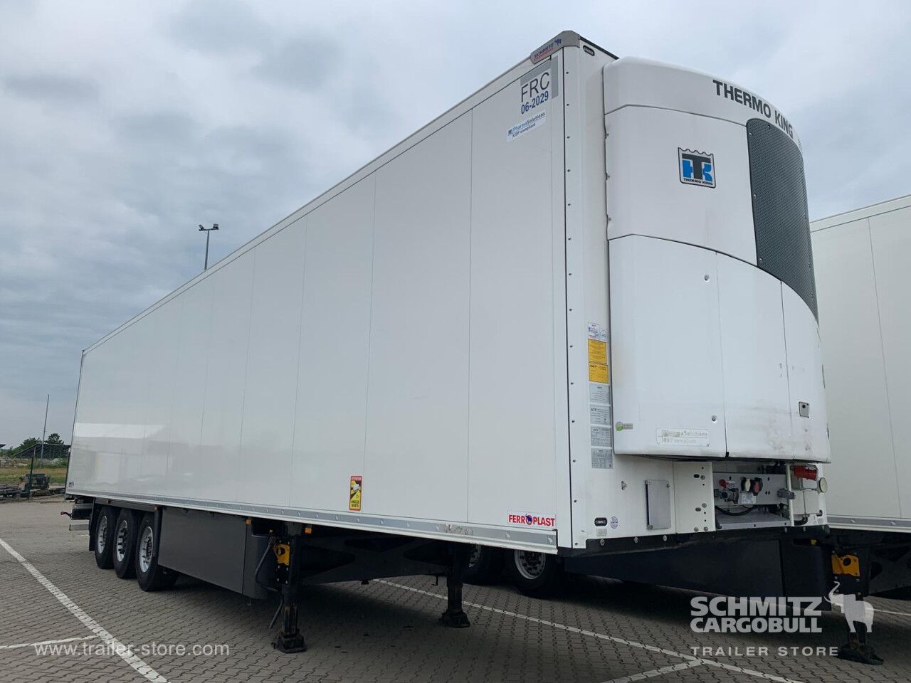 SCHMITZ Reefer Standard Double deck - Isothermal semi-trailer: picture 1 SCHMITZ Reefer Standard Double deck - Isothermal semi-trailer: picture 1