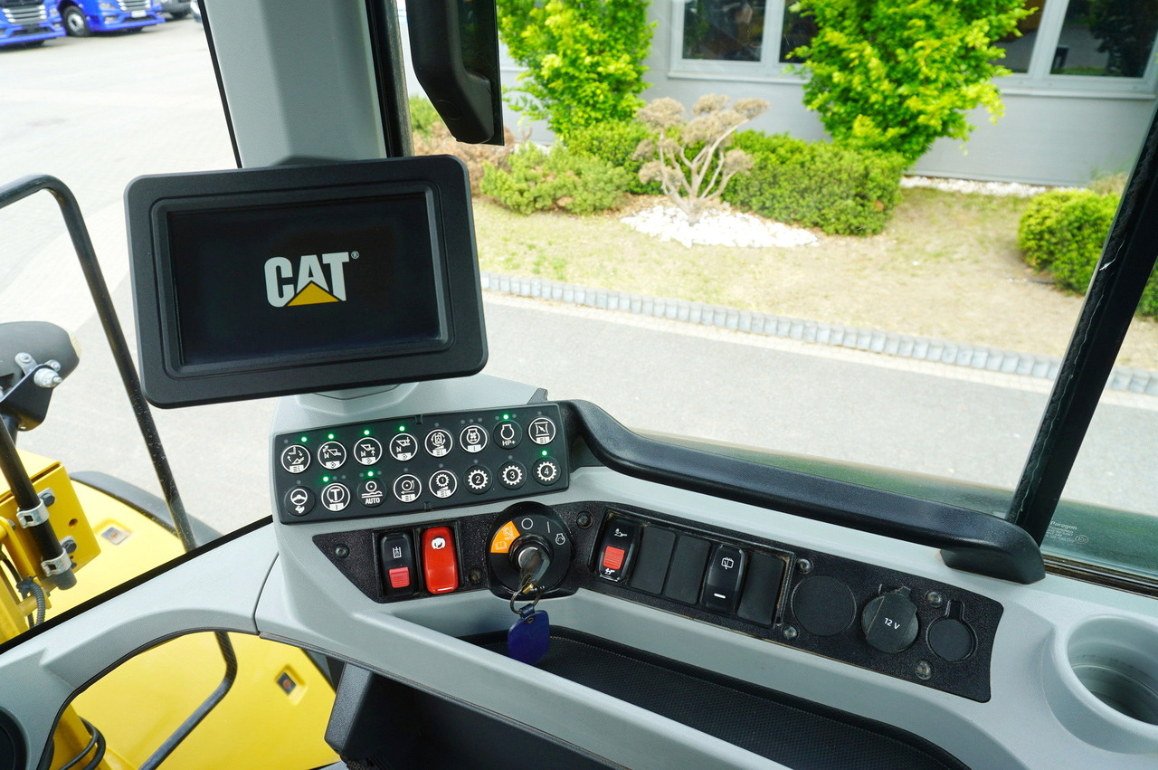 Wheel loader CATERPILLAR 930M Wheel Loader / 4500 MTH / Joystick: picture 24