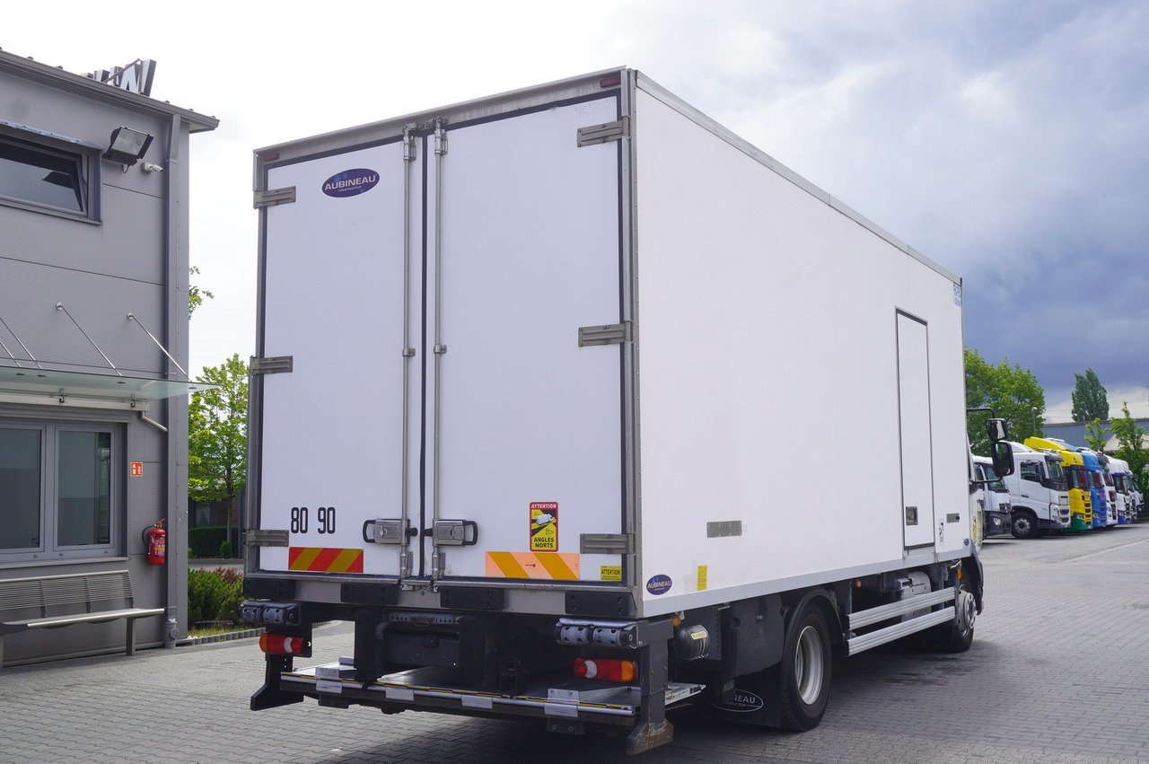 DAF LF 220 / Refrigerator 16 EPAL Multitemp / Carrier Supra 1150 MT / Palfinger 1500 kg - Refrigerator truck: picture 3 DAF LF 220 / Refrigerator 16 EPAL Multitemp / Carrier Supra 1150 MT / Palfinger 1500 kg - Refrigerator truck: picture 3