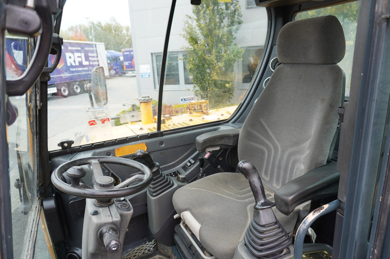 Wheel excavator Hyundai Robex 55W-9 Wheeled Excavator 5.5t / 2 units: picture 12 Wheel excavator Hyundai Robex 55W-9 Wheeled Excavator 5.5t / 2 units: picture 12