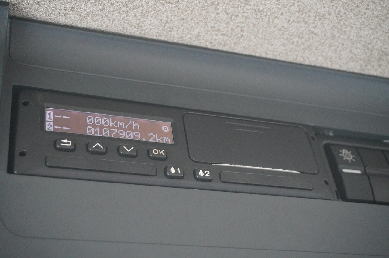 MAN TGL 12.190 / CHEREAU Refrigerator 18 PAL multitemperature / Thermoking T-1200R / 100,000 km - Refrigerator truck: picture 2 MAN TGL 12.190 / CHEREAU Refrigerator 18 PAL multitemperature / Thermoking T-1200R / 100,000 km - Refrigerator truck: picture 2