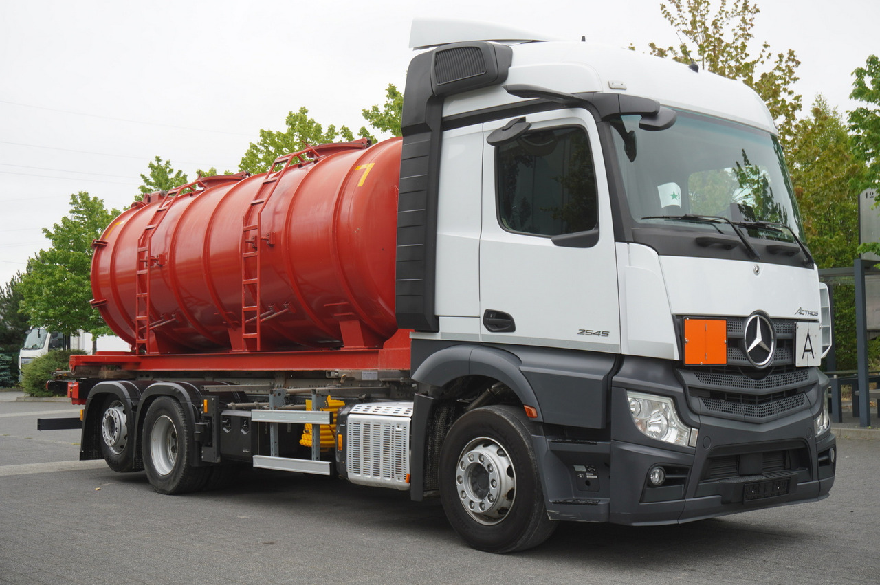 Tank truck MERCEDES-BENZ Actros 2545 6 × 2 MP5 / NEW septic barrel 13000 L: picture 6