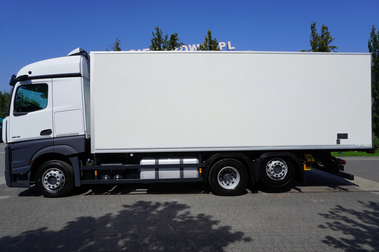 MERCEDES-BENZ Actros 2545 MP5 6×2 E6 / Kiesling meat hook refrigerator / Carrier Supra 1250 / 2022 - Refrigerator truck: picture 2 MERCEDES-BENZ Actros 2545 MP5 6×2 E6 / Kiesling meat hook refrigerator / Carrier Supra 1250 / 2022 - Refrigerator truck: picture 2